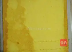 Illustration of how to make dragon fruit cream cake roll 11