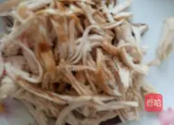 Illustration of how to make shredded pepper and chicken 12