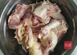 Illustration of how to make mushroom and taro beer duck 1