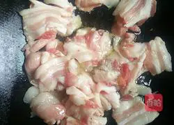 Illustration of how to make salt-fried pork 4