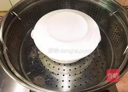 Illustration of how to make steamed eggs with colorful vegetables 5