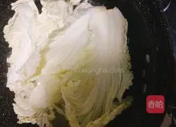 Illustration of how to make cabbage meat rolls 3