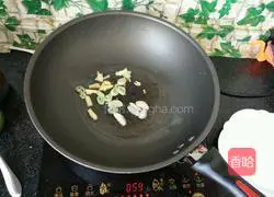 Home-style twice-cooked pork recipe 10