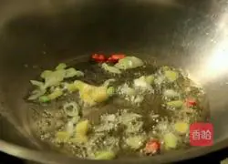 Illustration of how to make pork with pickled vegetables 5