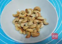 Illustration of how to make cashew nut shrimps 6