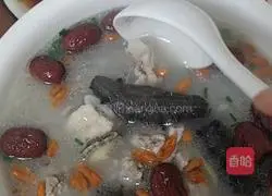 Illustration of how to cook sea cucumber, abalone and braised pork ribs 8