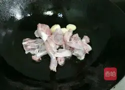 Illustration of how to make spicy fried bullfrog 4