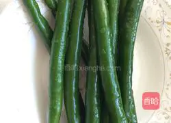 Illustration of how to make fried pork with Hangzhou pepper 2