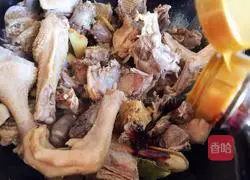 Illustration of how to make goose stewed with pickled cabbage 8