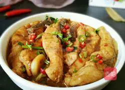 Illustration of home-style braised fish in sauce 8