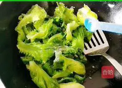 Illustration of how to make lettuce with minced garlic oyster sauce 5