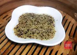 Illustration of how to make functional salad to reduce fat and gain muscle 4