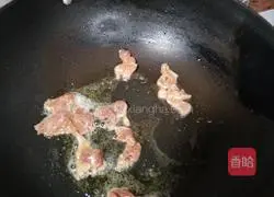 Illustration of how to stir-fry celery and meat 3