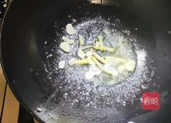 Illustration of how to make fried shrimps with zucchini 5