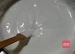 Illustration of how to make crystal mousse cake 7