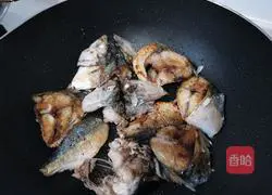 Illustration of how to make pan-fried pond fish 5