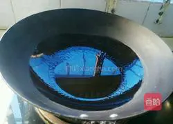 Illustration of how to make twice-cooked pork with flavored black bean sauce 6