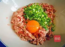 Illustration of how to make fried lotus root cake 3