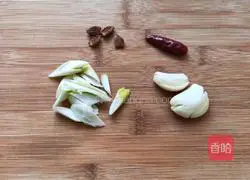 #Northeast#Chicken stewed with potatoes illustration 3