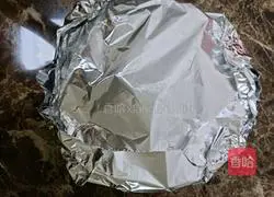 Illustration of how to make bean sprouts and vermicelli in white pot 12