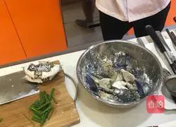 Illustration of how to make stir-fried crabs in typhoon shelter 4