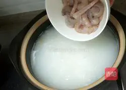 Illustration of how to make shrimp porridge 6