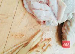 Illustration of how to make mashed potato and peanut flavored chicken wings 1