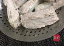 Illustration of how to make salt and pepper pork ribs 3