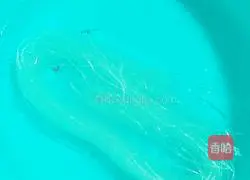 Illustration of how to make steamed pork ribs vermicelli with rice flour 6