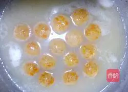 Illustration of how to make fresh meat dumplings 18