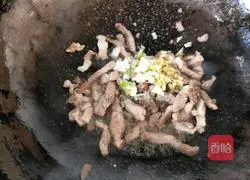 Illustration of how to make fried meat with crab-flavored mushrooms 11