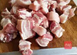 Illustration of how to make pineapple sweet and sour meat 2