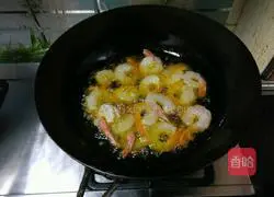 Illustration of how to make Kung Pao Shrimp Balls 6