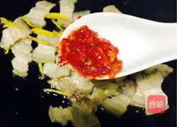 Illustration of how to make garlic and spicy stir-fried twice-cooked pork 7