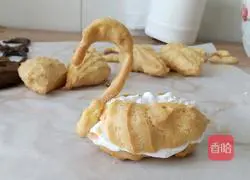 Illustration of how to make two-color swan puffs 11