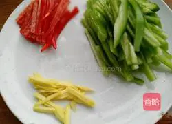  Illustration of how to make spicy stir-fried large intestine 2