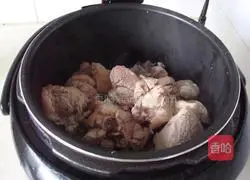 Illustration of how to make glutinous pork knuckle with sauce 4