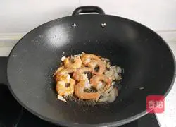 # Northeast# Shrimp and scrambled eggs recipe illustration 6