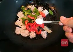 Illustration of how to make double pepper cuttlefish flowers 15