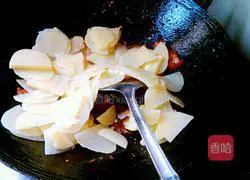 Illustration of how to make twice-cooked potato pork 7