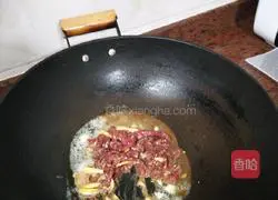 Illustration of how to make stir-fried beef with cucumber 3
