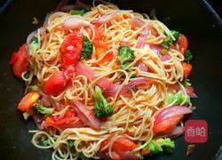 Illustration of how to make vegetarian fried pasta 10