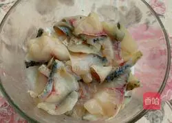 Illustration of how to make spicy boiled fish fillets 3