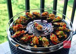 Illustration of how to make roasted Haihong with egg yolk 8