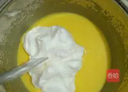 Illustration of how to make dragon fruit cream cake roll 7