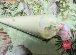 Chocolate Cake Roll Recipe Illustration 5