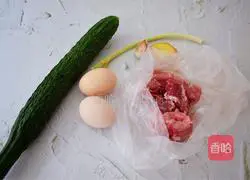 Illustration of how to make fried pork slices with cucumber and eggs 1