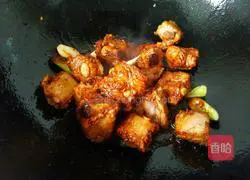 Illustration of how to cook pork ribs with colored peppers and potatoes 9