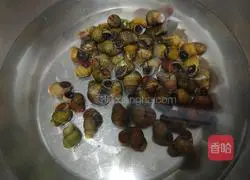 Illustration of how to make fried snails with soy sauce 1