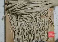 Illustration of making shredded brine tofu 3